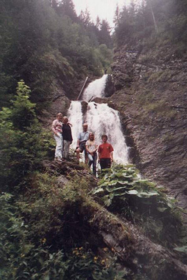Cascada Vălul Miresei (Răchițele) — fotografia 1