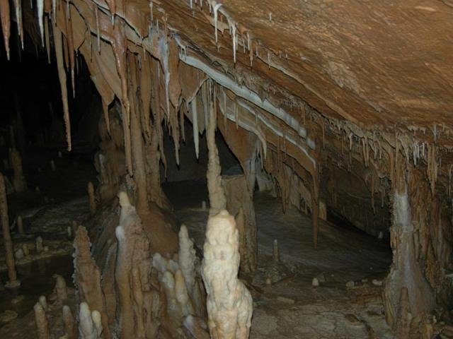 Humpleului Cave